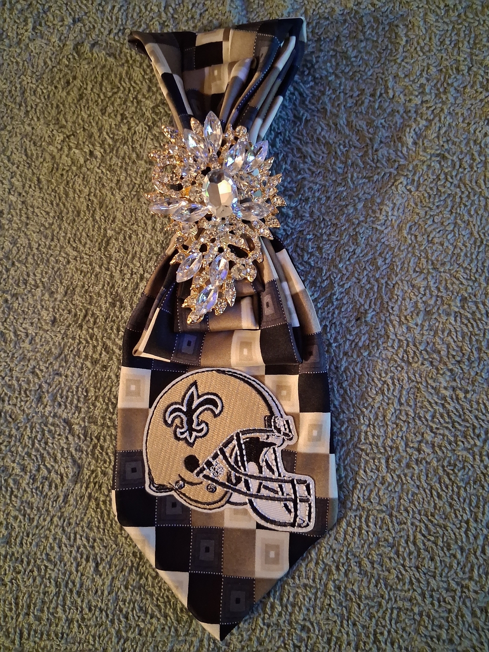 Gold Black Decorative Neck Tie
